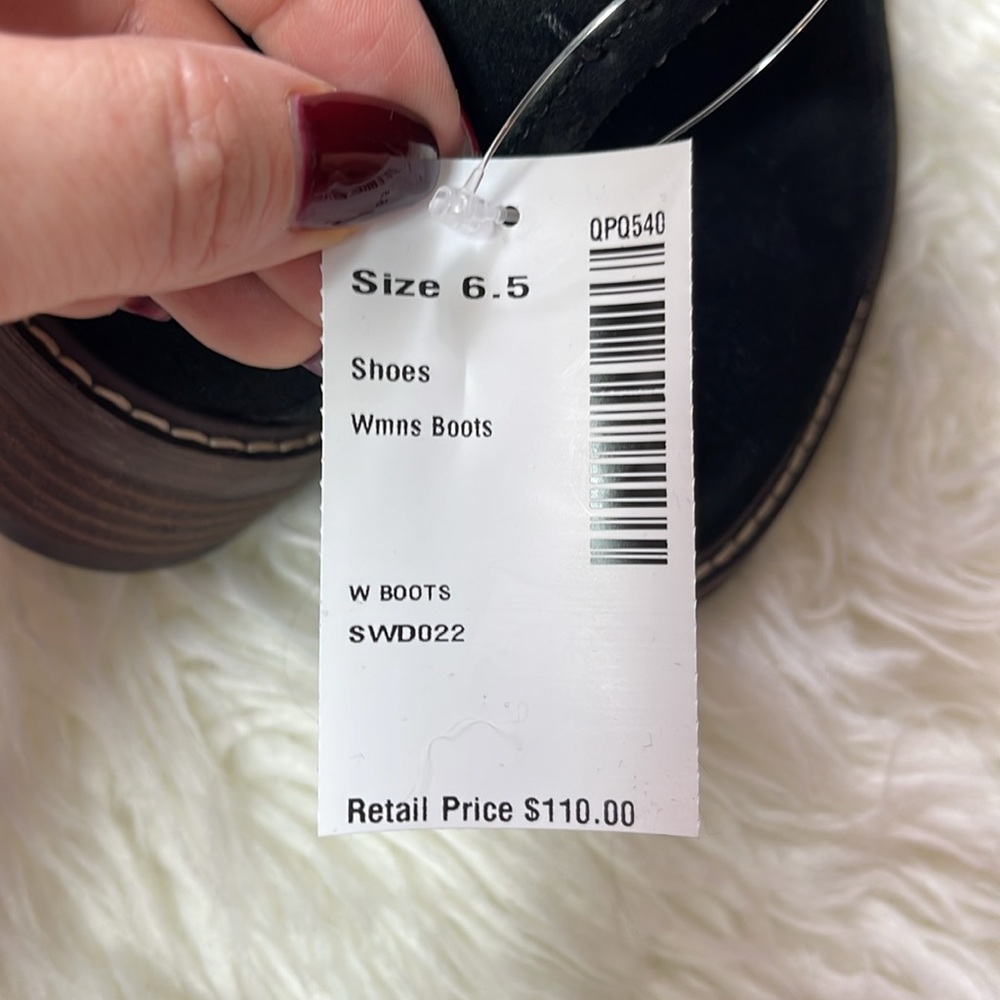 NEW Crown Vintage
Women's Black Gorgie Booties - Picture 8 of 9